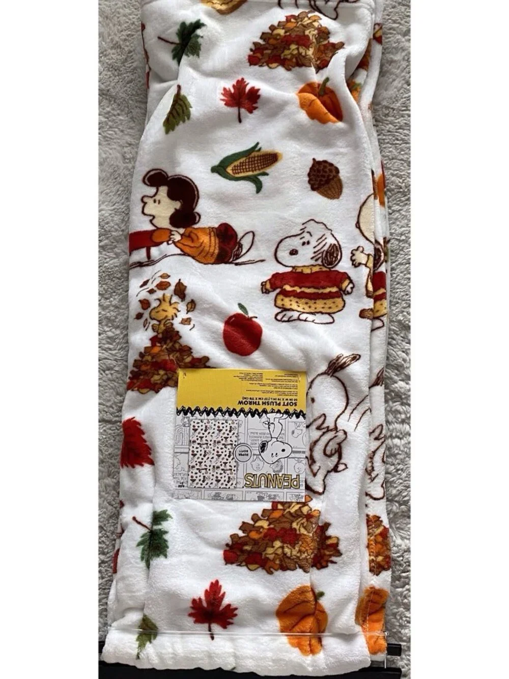 Peanuts Snoopy Fall Autumn Throw Blanket Charlie Lucy Franklin 50” X 70” NEW